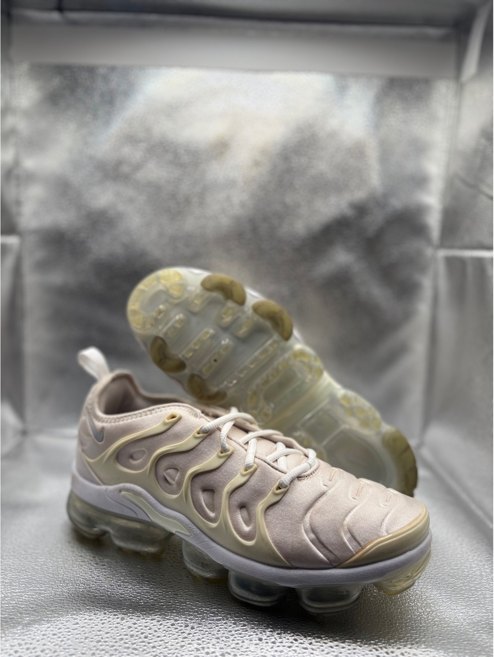 Nike air vapormax plus triple white